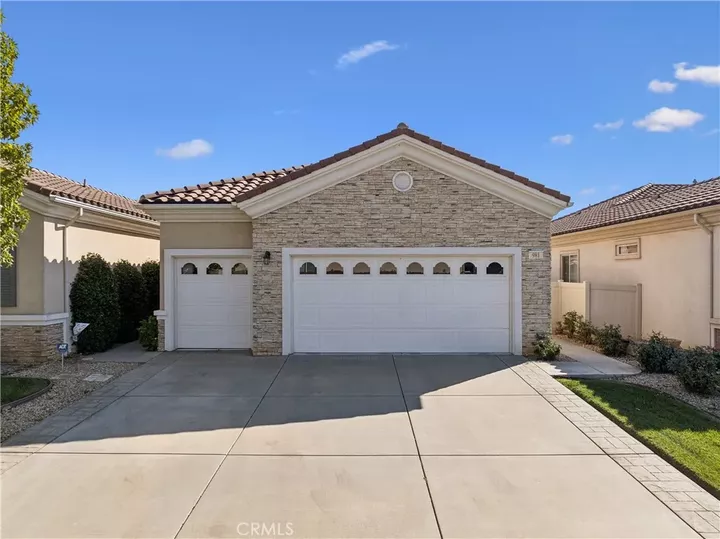 Property Photo:  981 Hidden Oaks  CA 92223 