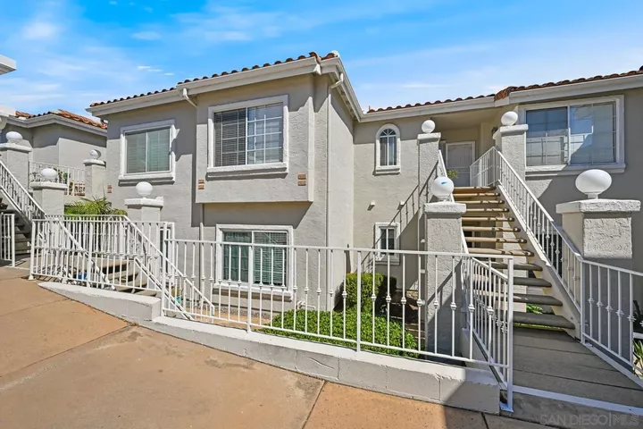 Property Photo:  1646 Via Caminar  CA 92078 