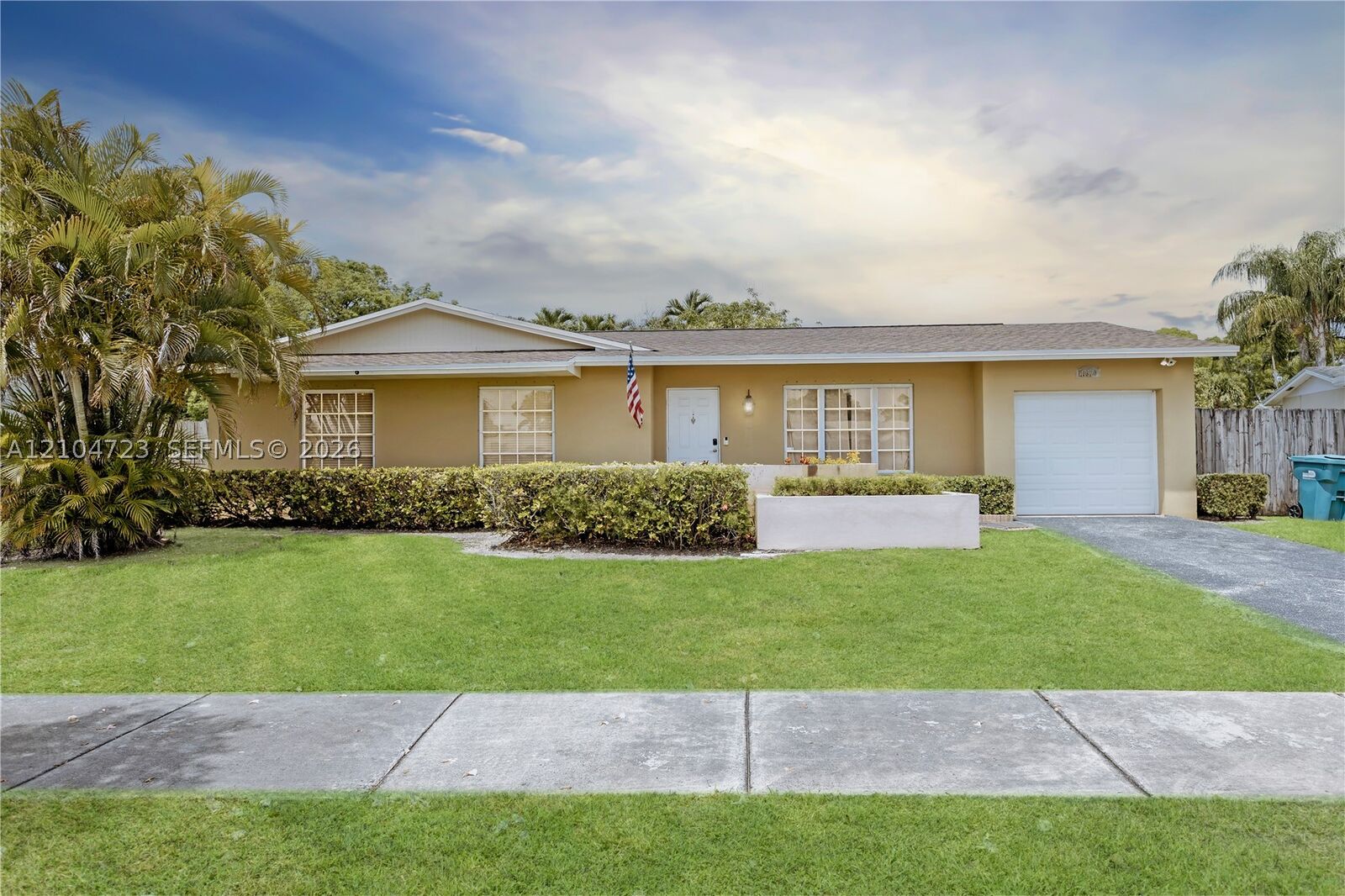 Property Photo: 10520 SW 124th Ave FL 33186