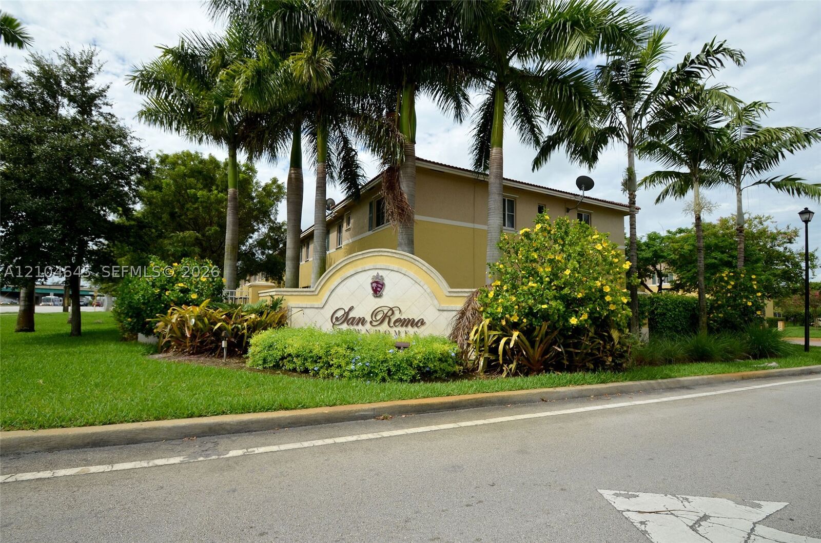 Property Photo:  1937 SW 60th Ter  FL 33068 