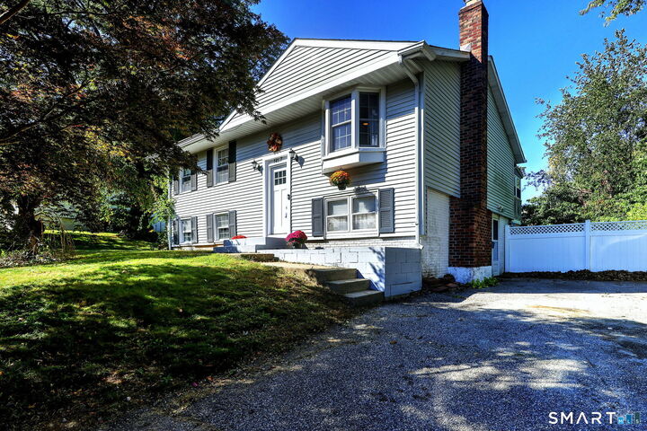 Property Photo:  7 Glenridge Drive  CT 06401 