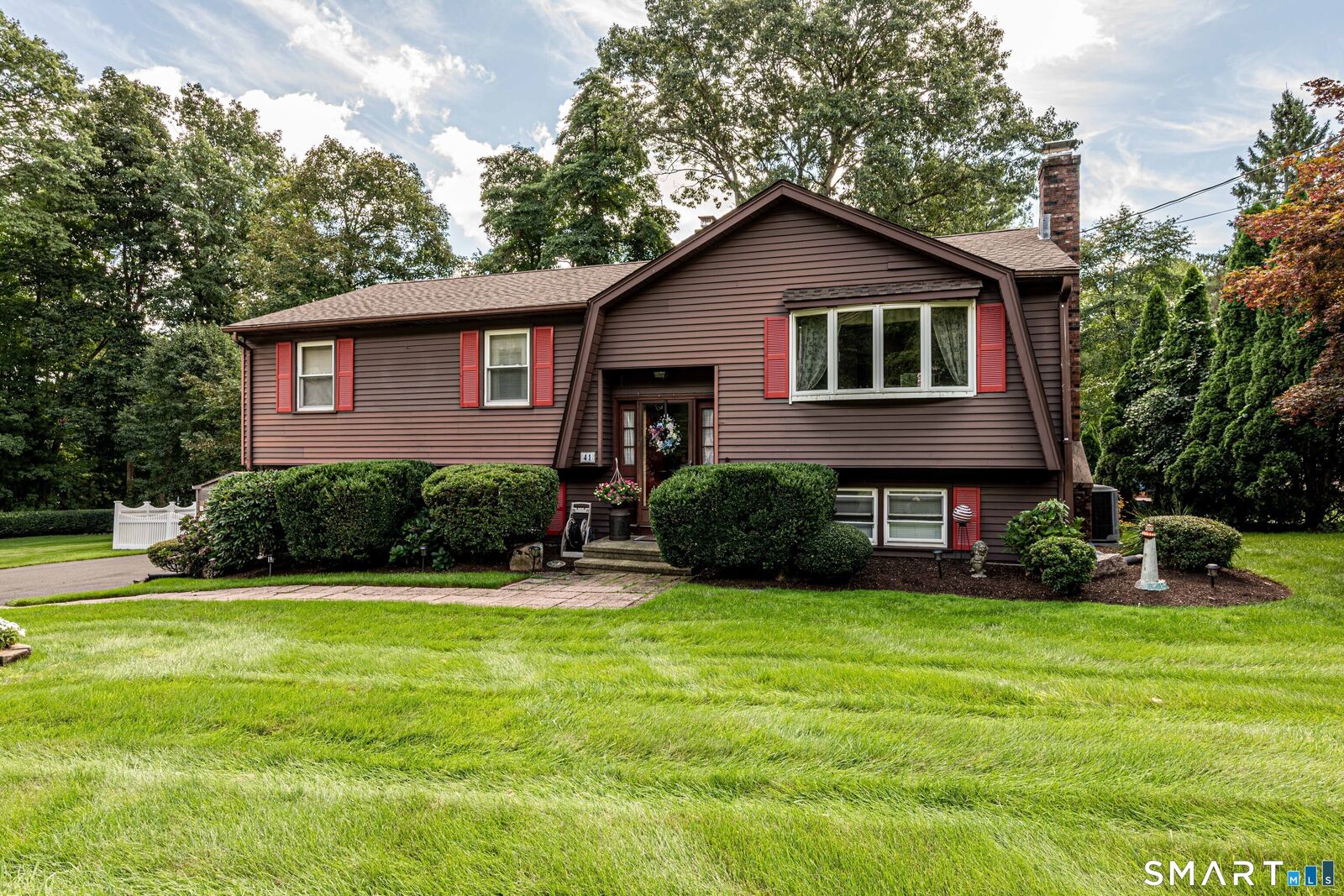 Property Photo: 41 Rainbow Court CT 06514