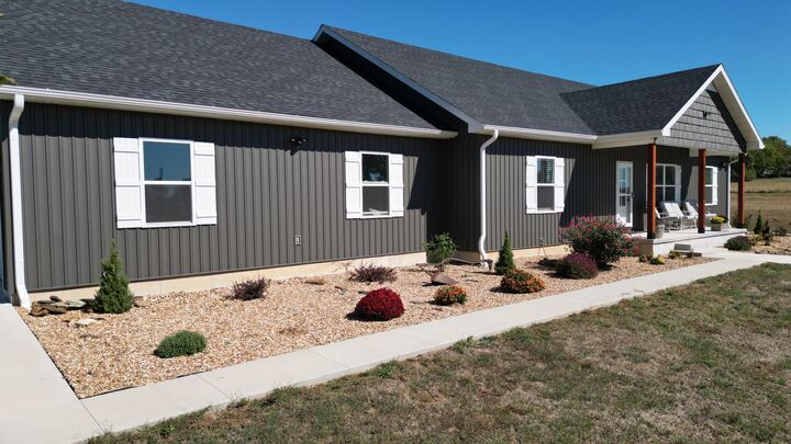 Property Photo: 779 E 446th Road MO 65613