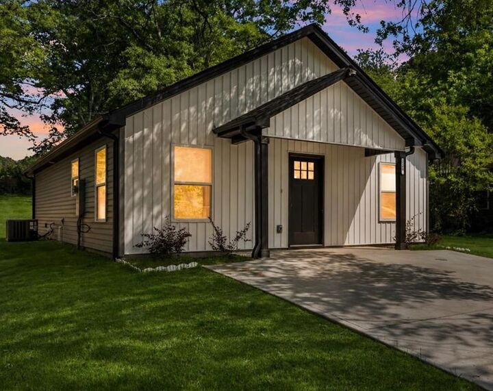 Property Photo: 561 Bee Street SC 29301