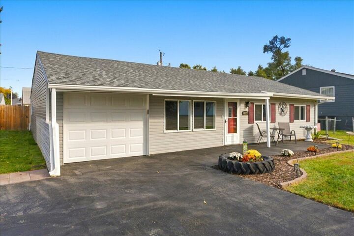 Property Photo:  4015 Wakeman Drive  IA 51501 