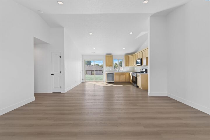 Property Photo: 10112 Sunset Trail WA 99301