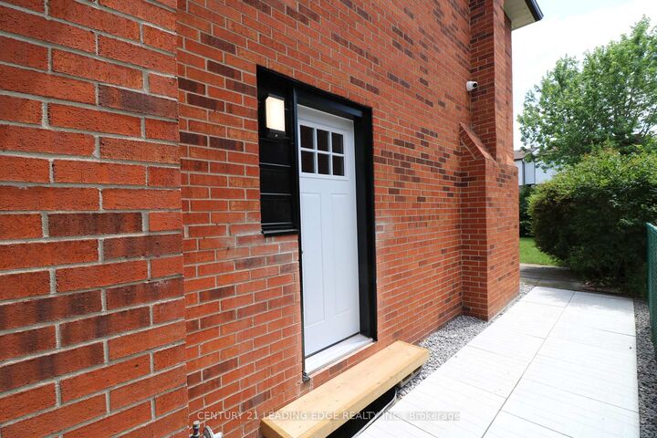 Property Photo: 263 Ingleton Boulevard Bsmt ON M1V 2A3