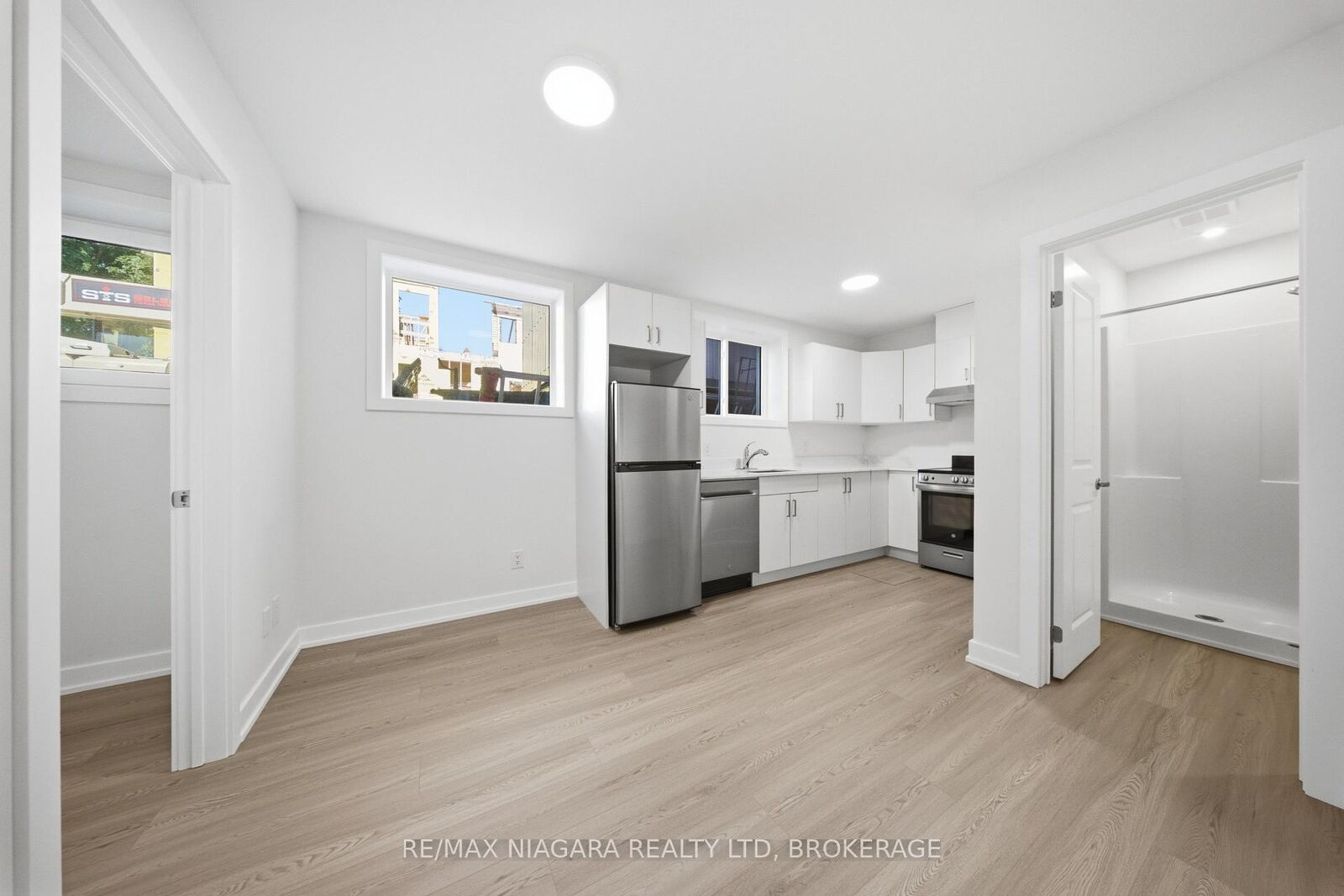 Property Photo:  140 Church Street B02  ON L2R 3E4 