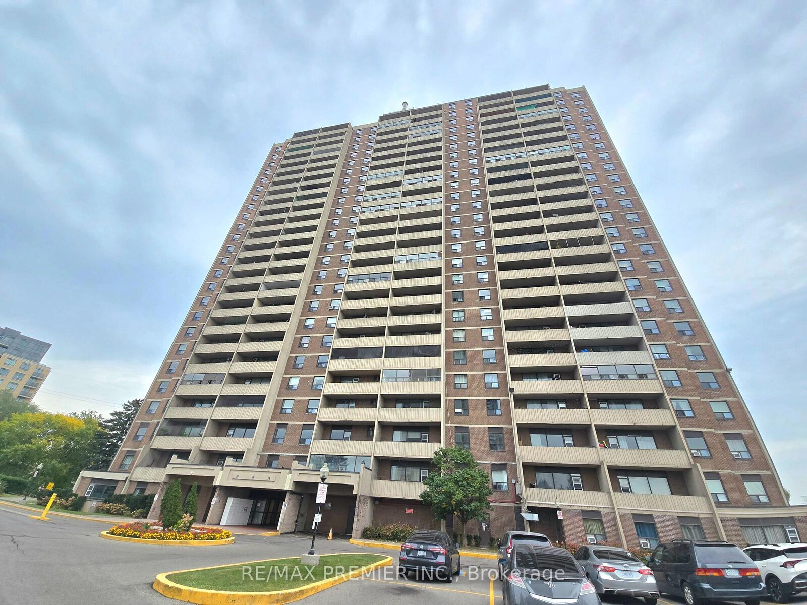 Property Photo:  3390 Weston Road  ON M9M 2X3 