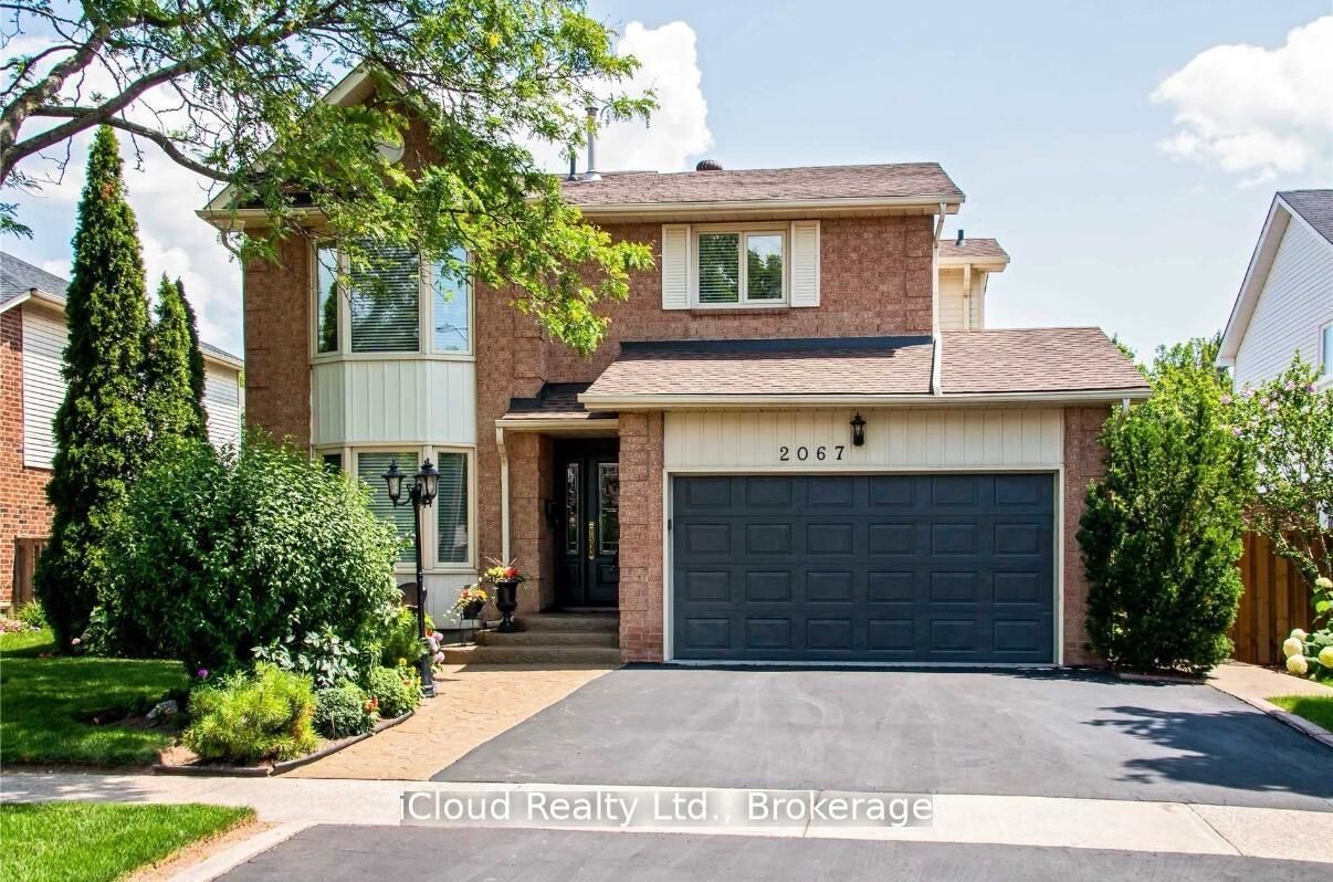 Property Photo:  2067 Hunters Wood Drive  ON L7M 2T1 