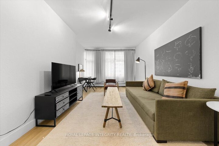 Property Photo:  161 Laurier Avenue W 709  ON K1P 5J2 