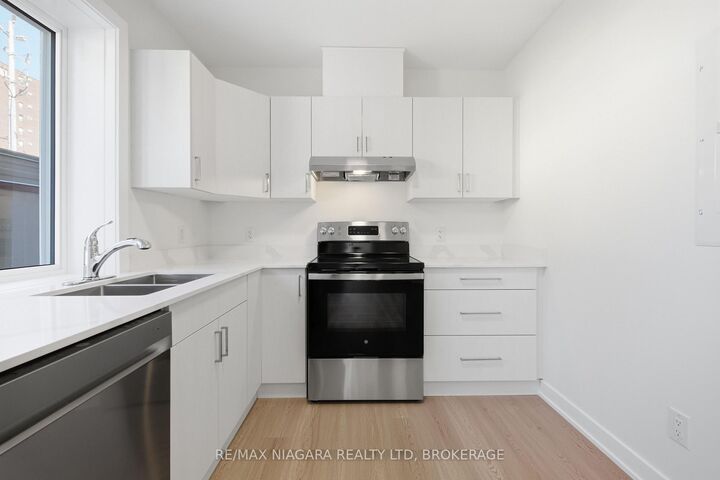 Property Photo:  140 Church Street 104  ON L2R 3E4 