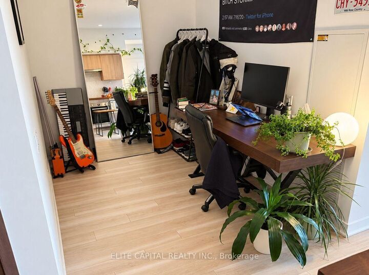 Property Photo: 19 Bathurst Street 3607 ON M5V 0N2
