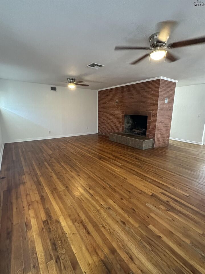 Property Photo: 3811 Seymour Road TX 76309