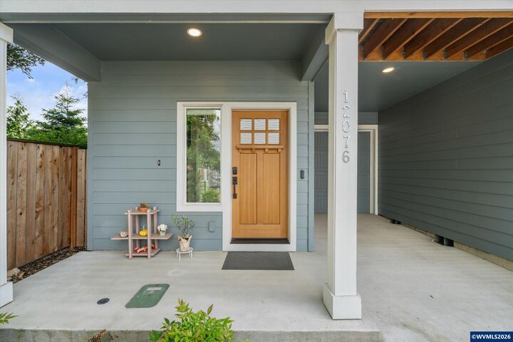 Property Photo: 12076 SE Harold St OR 97226