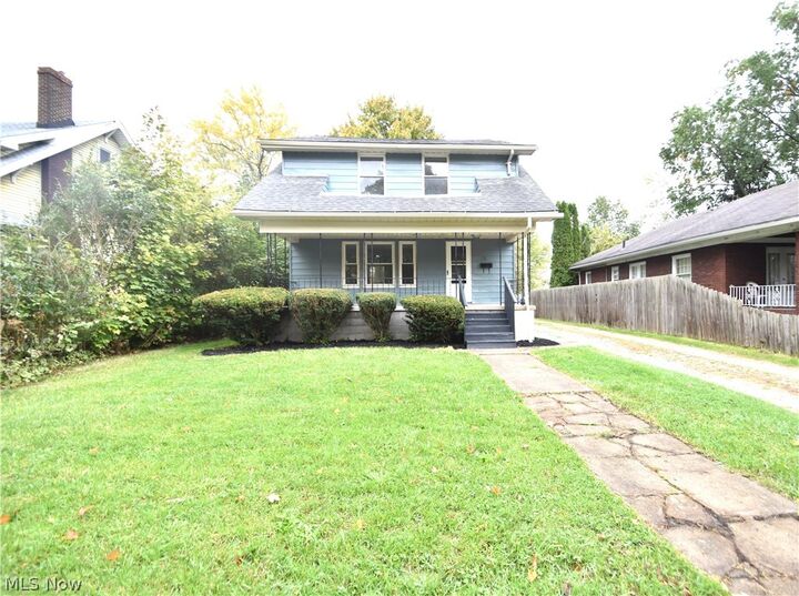 Property Photo:  637 Woodbine Avenue SE  OH 44483 
