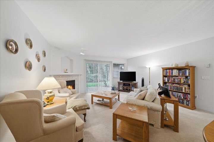 Property Photo:  12071 232B Street 23  BC V2X 0Z7 