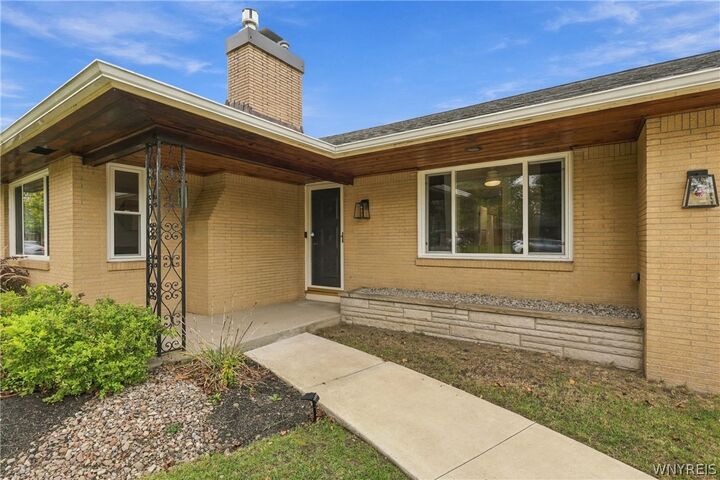 Property Photo:  4212 Susan Drive  NY 14221 