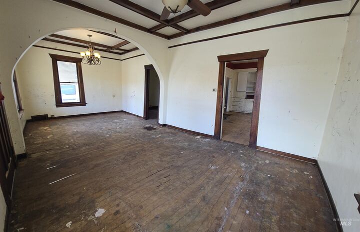 Property Photo:  44 W Liberty  ID 83672 