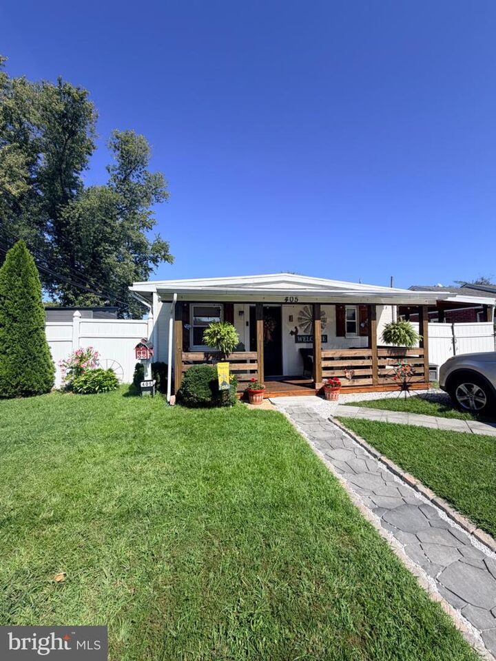 Property Photo:  405 Talladega Drive  DE 19801 