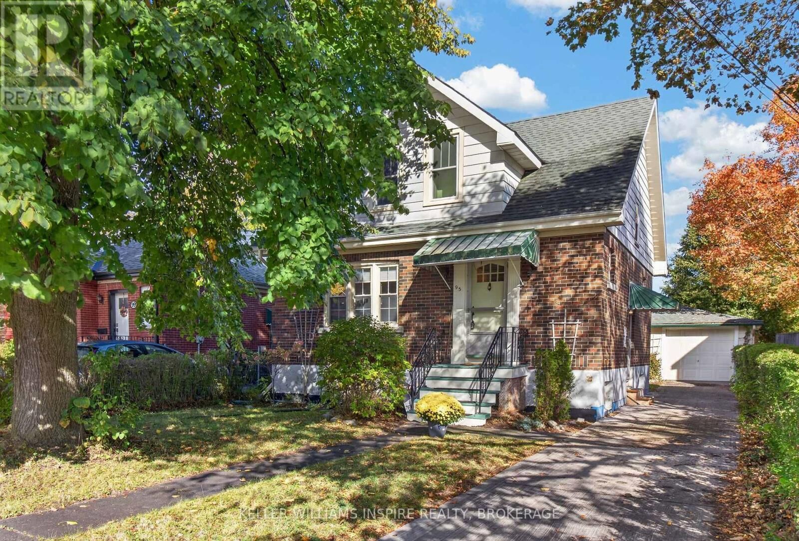 Property Photo:  95 Dundas Street  ON K7L 1N5 