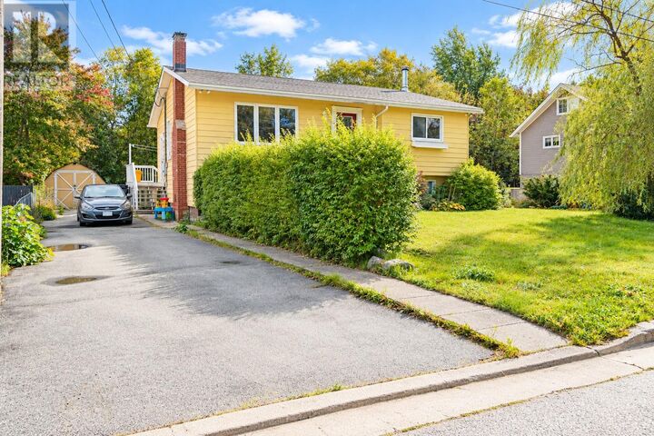 Property Photo: 53 Kelliview Crescent NL A1X 7S1