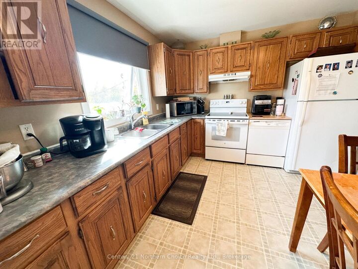Property Photo:  98 Detta Road  ON P0V 1C0 