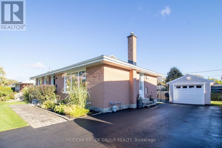 Property Photo:  10 Manor Drive  ON K6V 3E6 