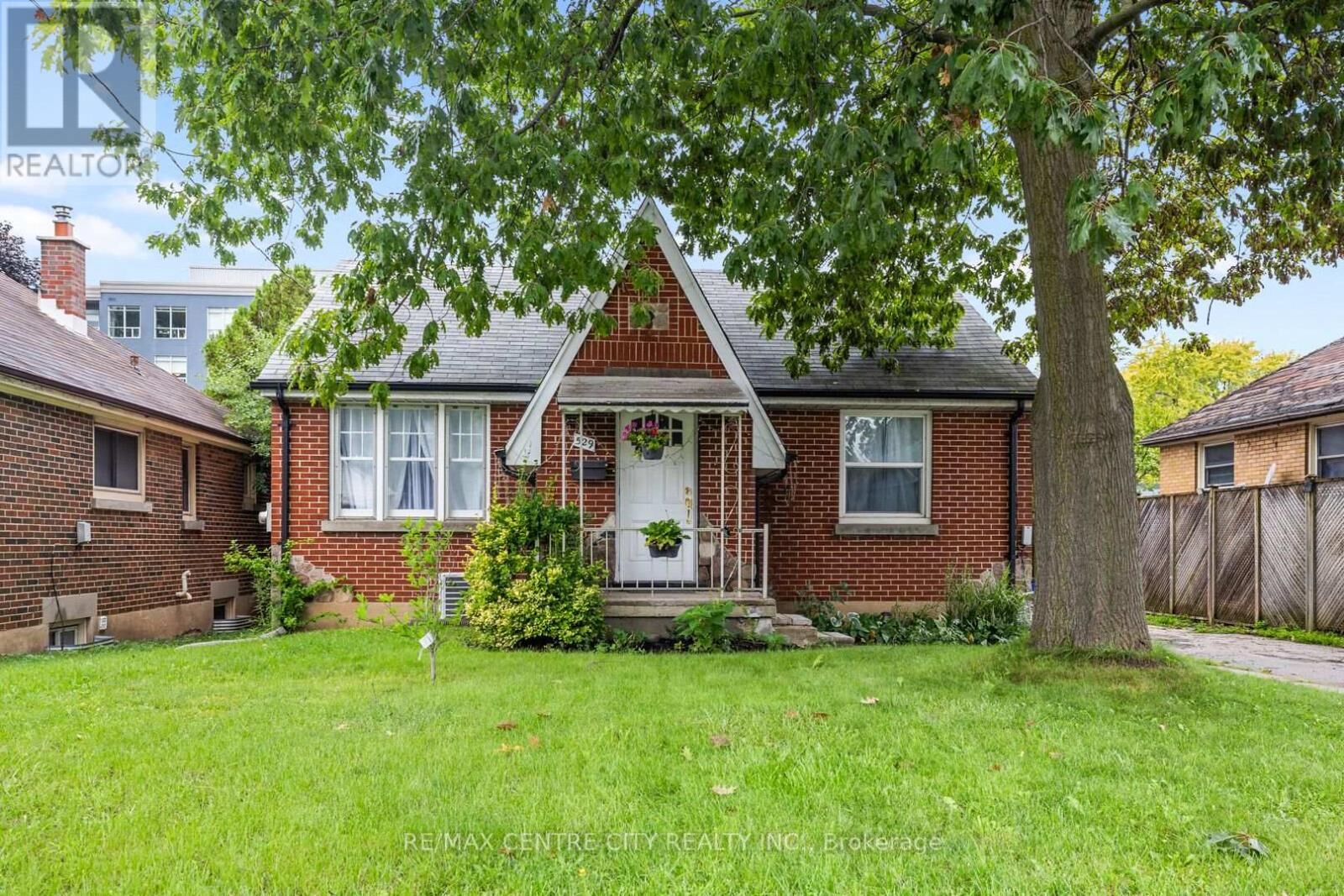 Property Photo:  529 Highbury Avenue North  ON N5W 4K6 