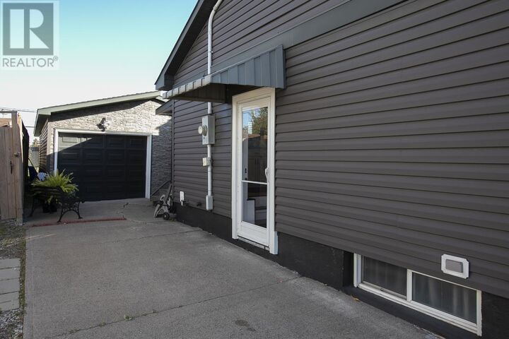 Property Photo:  102 Laura St  ON P6C 2G4 