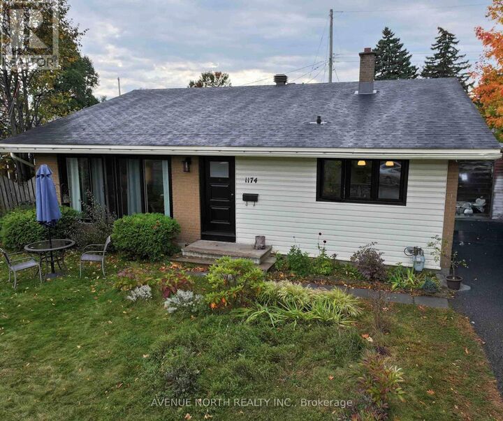 Property Photo:  1174 Maybank Street  ON K2C 2W6 