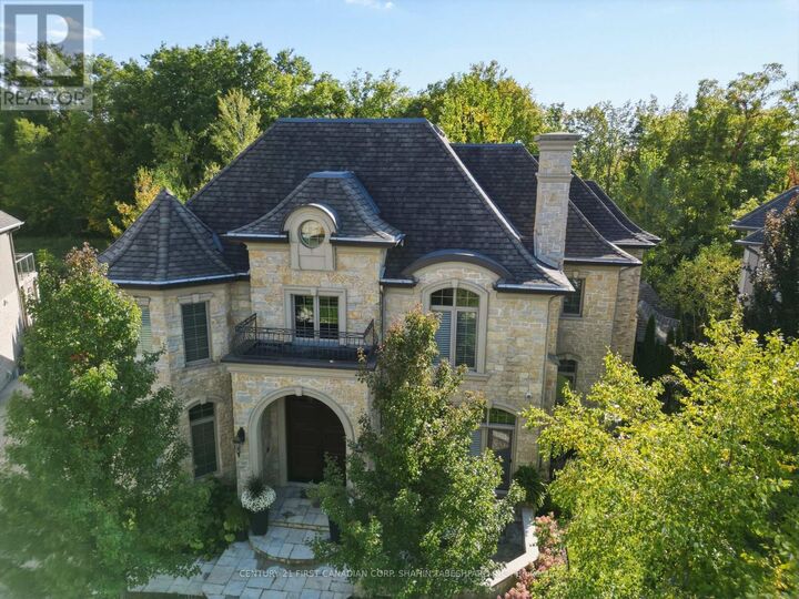 Property Photo:  2425 Waterside Close  ON N6G 0M1 