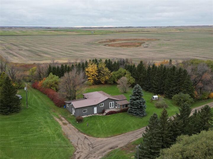Property Photo:  100090 3 Road North  MB R0K 1G0 