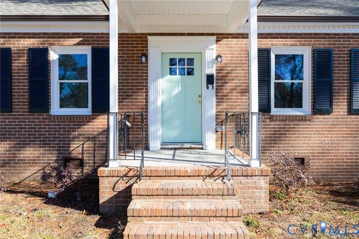 Property Photo:  710 Hampton Road  VA 23805 