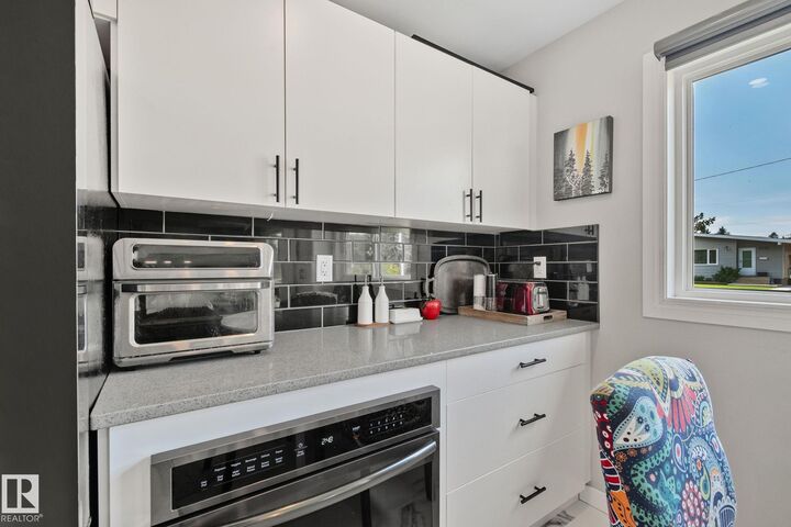 Property Photo:  4723 105 Street NW  AB T6H 2M3 