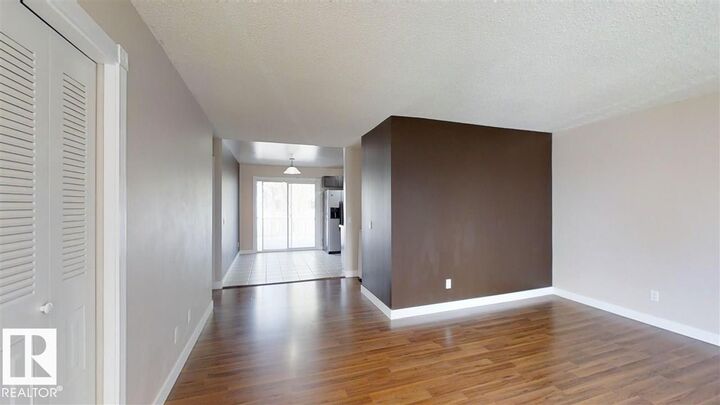 Property Photo:  3431 42 Street NW  AB T6L 3Z4 