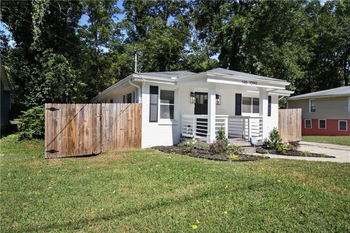 Property Photo: 1099 Harwell Street NW GA 30314