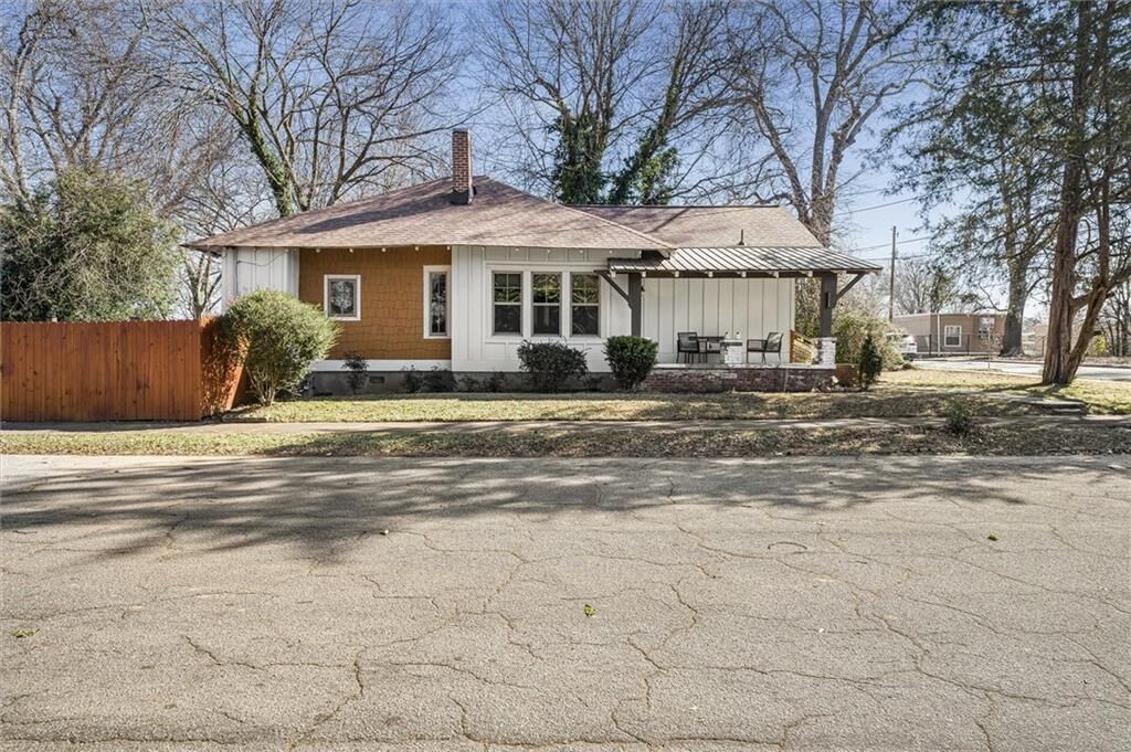 Property Photo: 1447 Bryan Avenue GA 30344