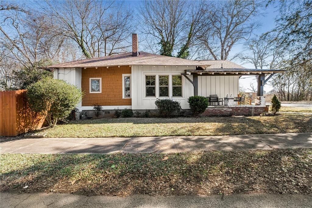 Property Photo:  1447 Bryan Avenue  GA 30344 