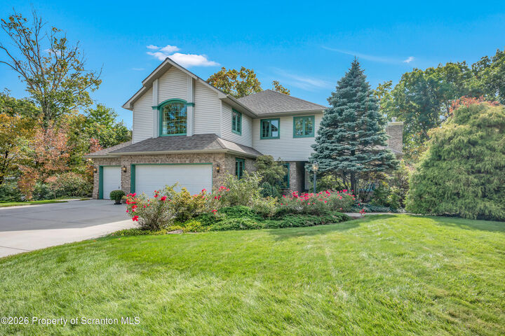 Property Photo:  302 Skyline Drive N  PA 18411 