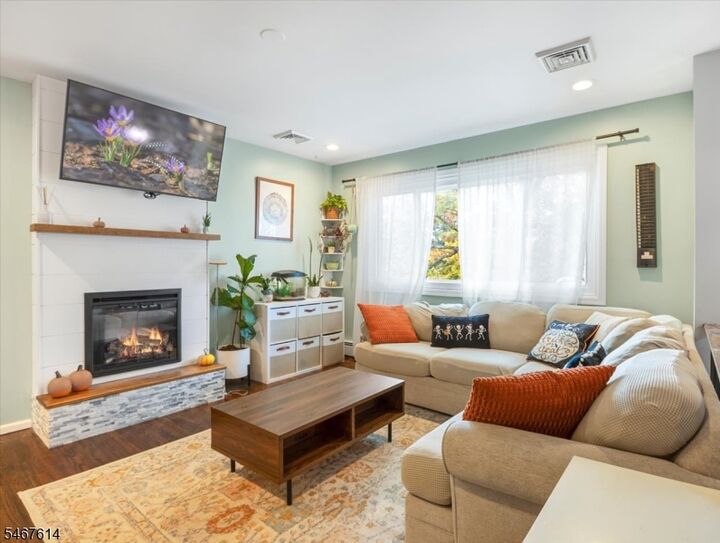 Property Photo:  11 Cherokee Ave  NJ 07866 