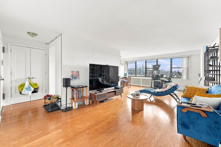 Property Photo: 500 Central Ave 1709 NJ 07087