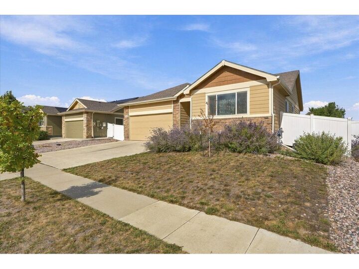 Property Photo:  946 Scotch Pine Dr  CO 80550 