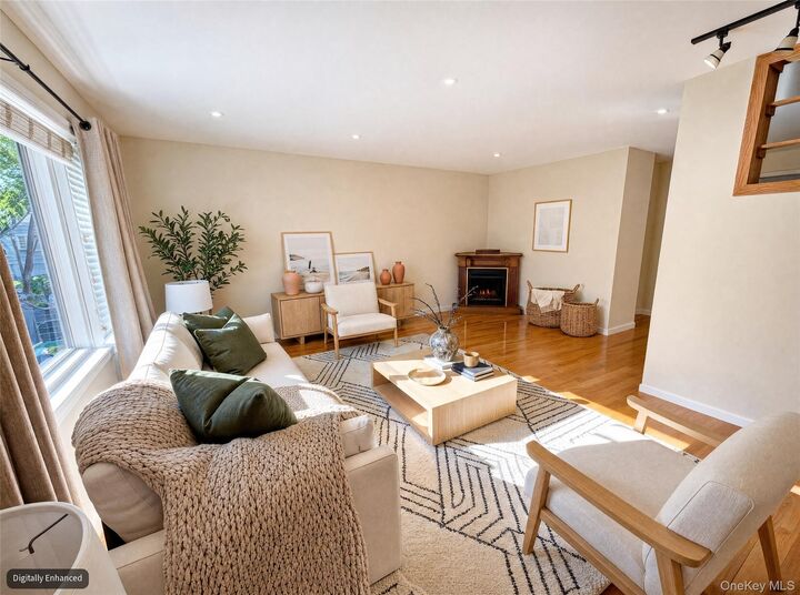 Property Photo:  56 Foltim Way  NY 10920 