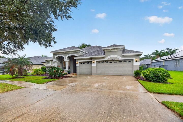 Property Photo:  15714 Ibisridge Drive  FL 33547 