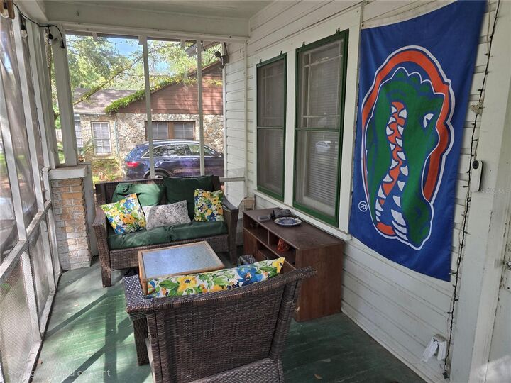 Property Photo:  115 NW 20th Drive  FL 32603 