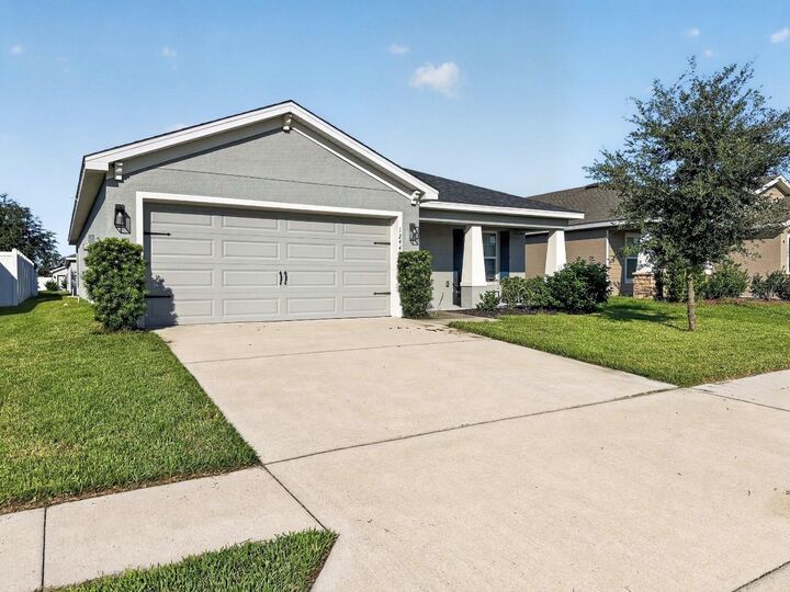 Property Photo: 1244 Mezzavalle Way FL 33823