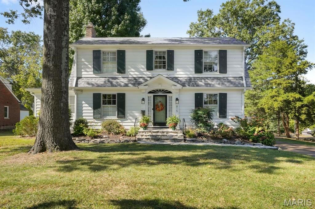 Property Photo: 815 N Kirkwood Road MO 63122