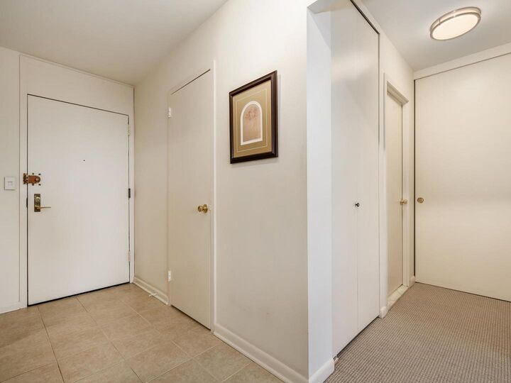 Property Photo:  2800 N Lake Shore Drive 1911  IL 60657 