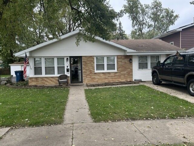 Property Photo: 3137 Phillips Avenue IL 60475